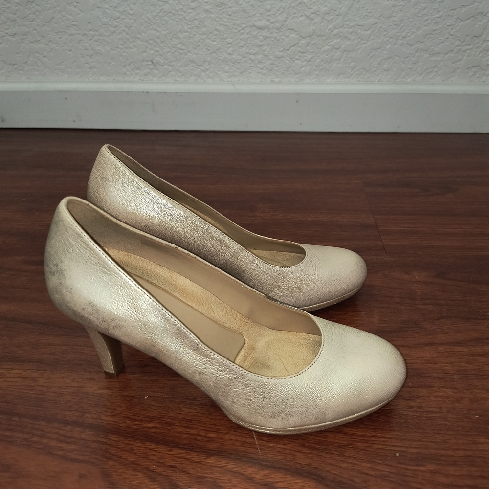 Cream Heels - Picture 2 of 3